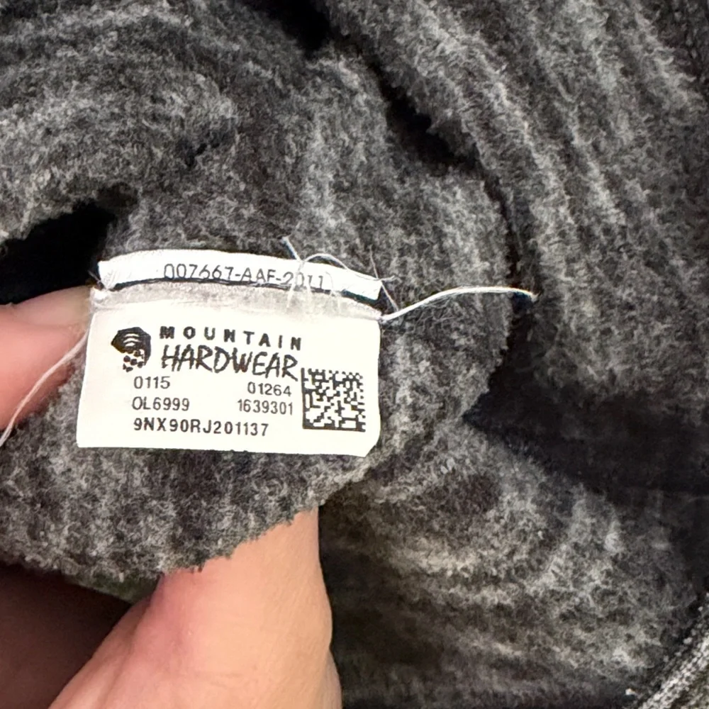 Mountain HardWear Women’s L Gray Quarter-Zip Sweater